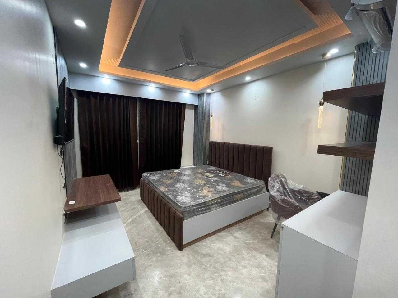 Super Hotel O Sector 43 Gurgaon Buitenkant foto