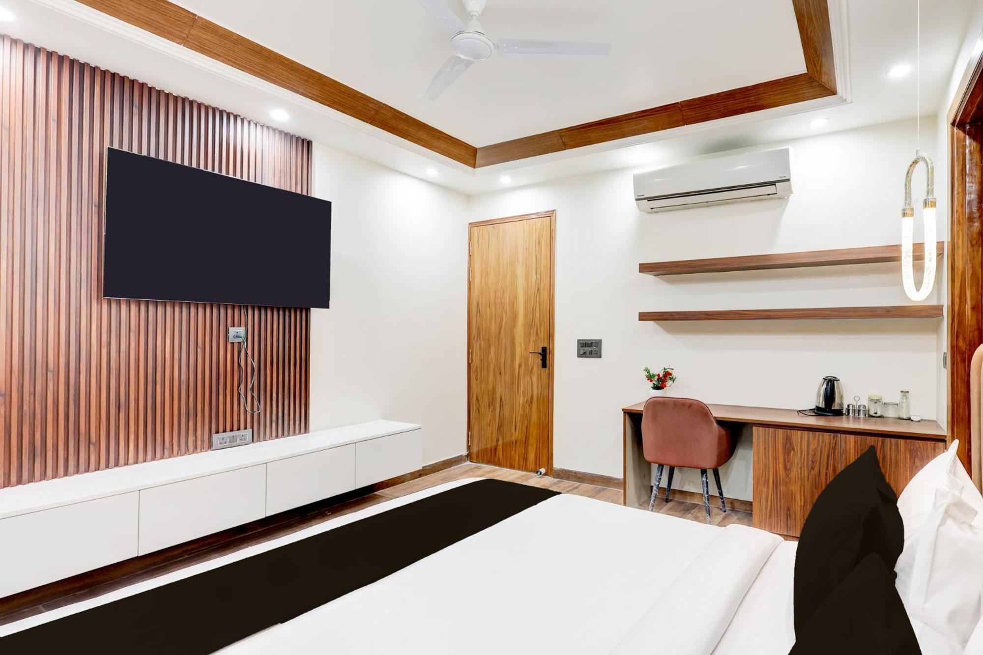 Super Hotel O Sector 43 Gurgaon Buitenkant foto